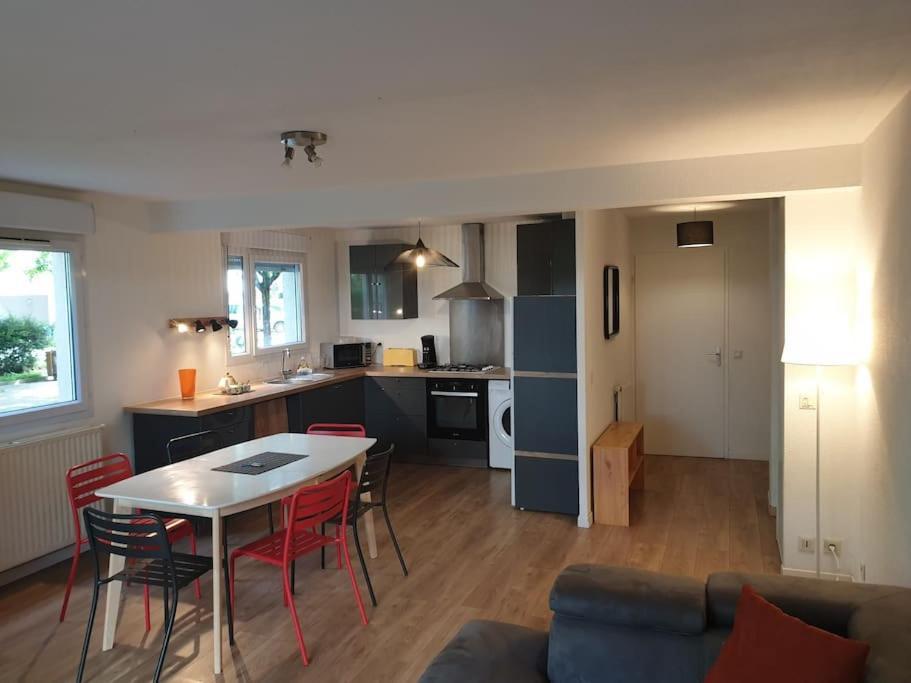 안시 62 M2 Rez De Jardin, Terrasse , 6 Lits Et Parking 아파트 외부 사진
